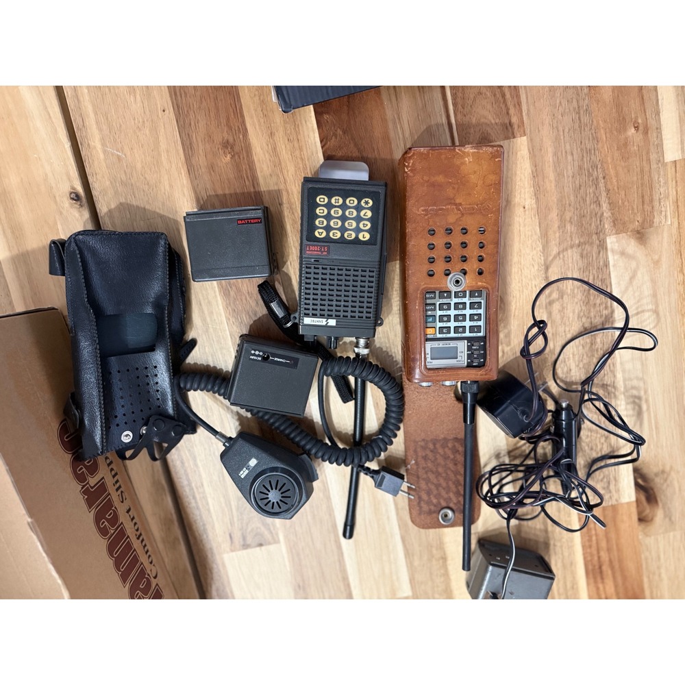 Vintage Kenwood TR-2500 Radio Lot Santec ST-200ET + Accessories Untested lot